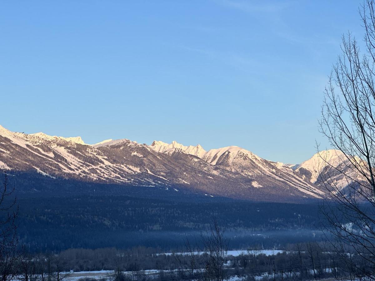 2Mins To Town, Ac & Sauna, Self Check-In, Full Kitchen, Free Laundry & Parking, Family Pet Friendly, Comfortably Sleeps Up To 10 Golden Exteriér fotografie