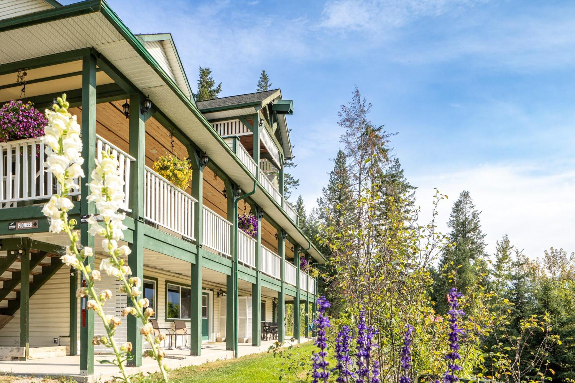 2Mins To Town, Ac & Sauna, Self Check-In, Full Kitchen, Free Laundry & Parking, Family Pet Friendly, Comfortably Sleeps Up To 10 Golden Exteriér fotografie