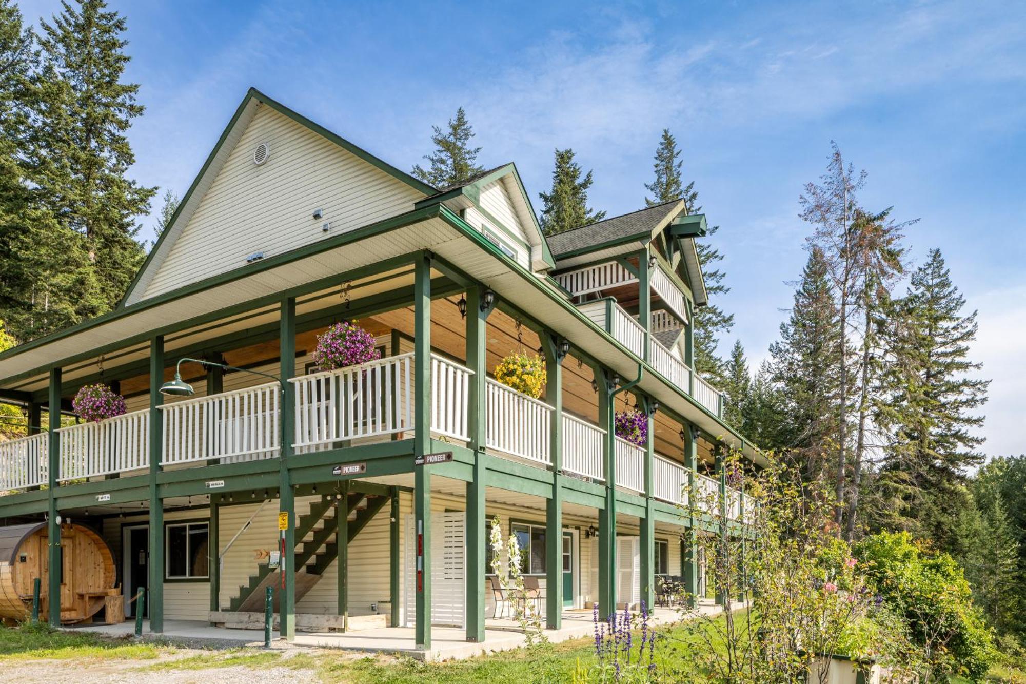 2Mins To Town, Ac & Sauna, Self Check-In, Full Kitchen, Free Laundry & Parking, Family Pet Friendly, Comfortably Sleeps Up To 10 Golden Exteriér fotografie