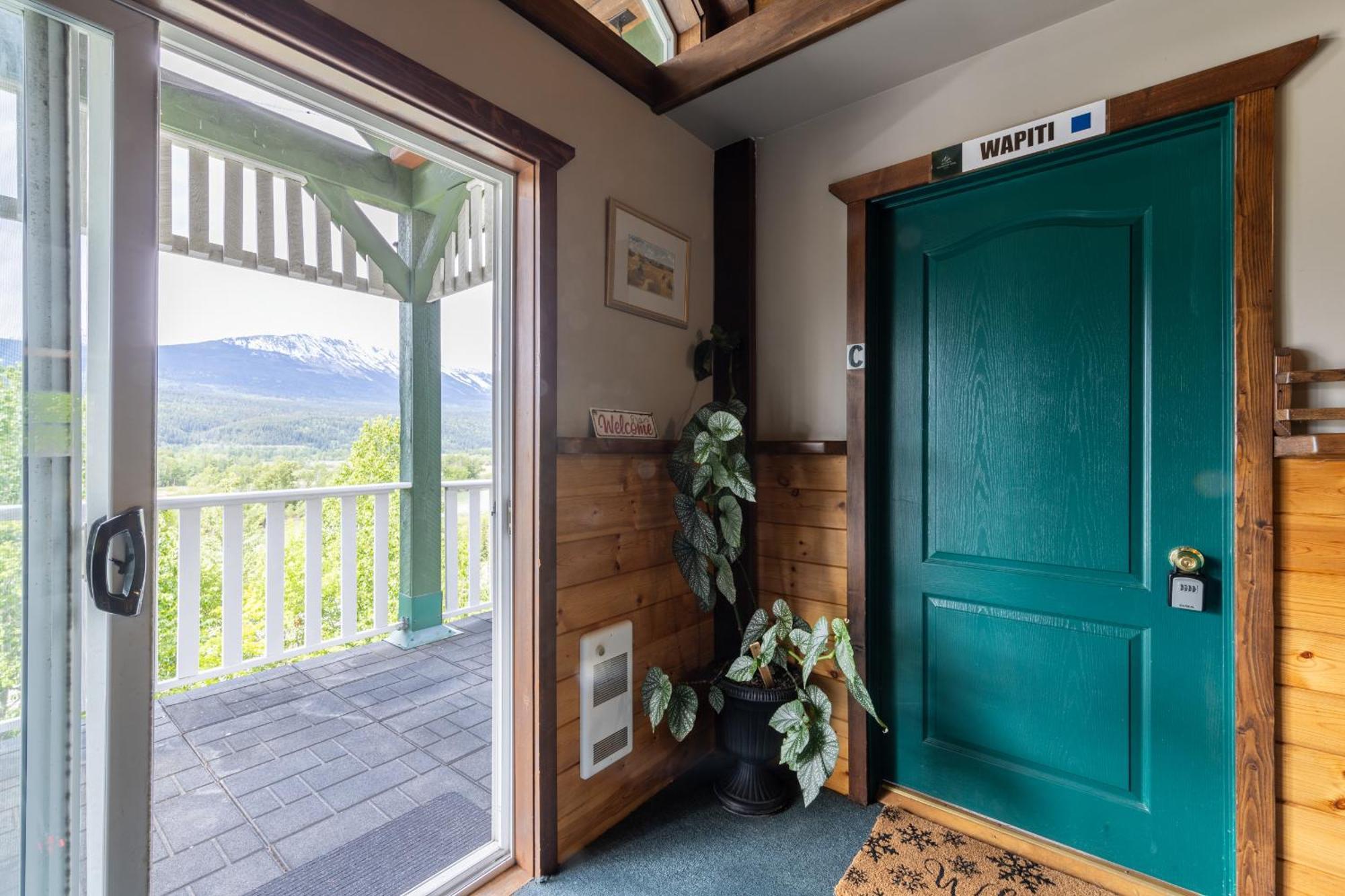 2Mins To Town, Ac & Sauna, Self Check-In, Full Kitchen, Free Laundry & Parking, Family Pet Friendly, Comfortably Sleeps Up To 10 Golden Exteriér fotografie