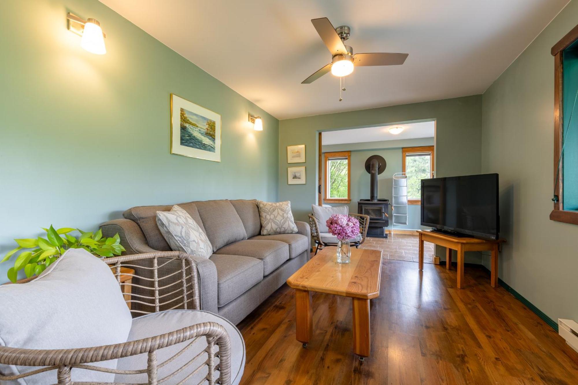 2Mins To Town, Ac & Sauna, Self Check-In, Full Kitchen, Free Laundry & Parking, Family Pet Friendly, Comfortably Sleeps Up To 10 Golden Exteriér fotografie