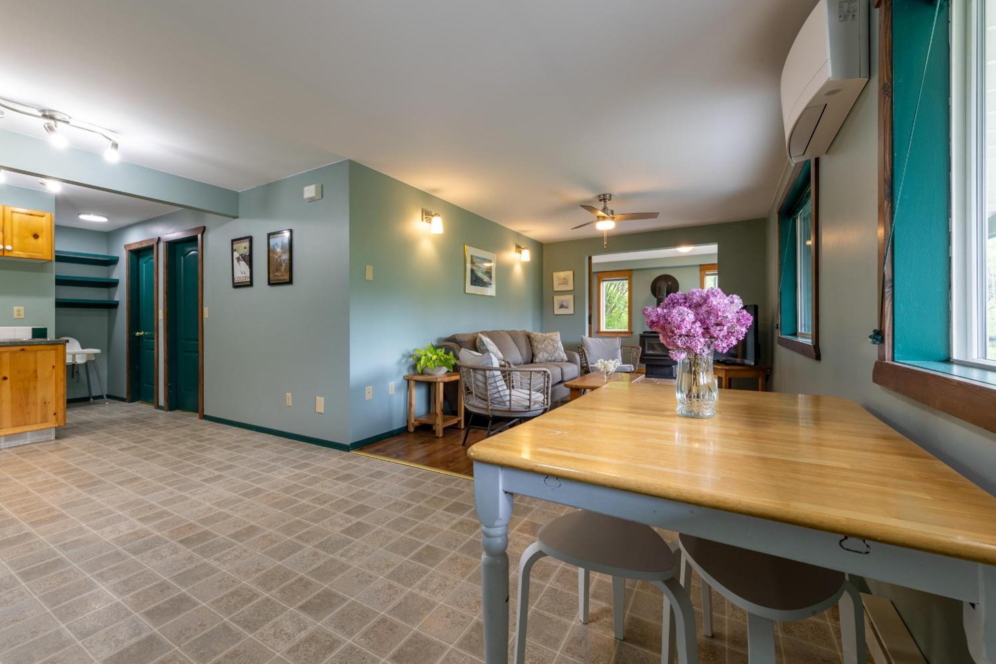 2Mins To Town, Ac & Sauna, Self Check-In, Full Kitchen, Free Laundry & Parking, Family Pet Friendly, Comfortably Sleeps Up To 10 Golden Exteriér fotografie