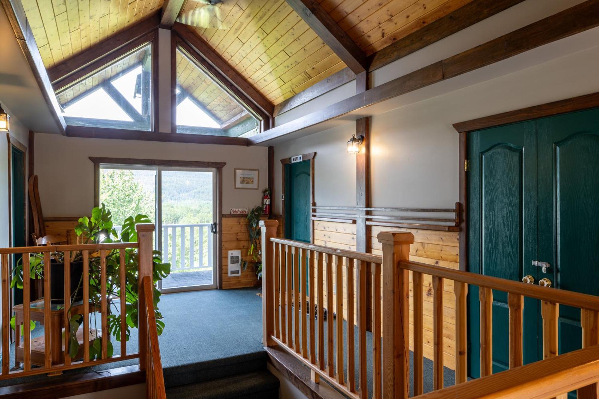 2Mins To Town, Ac & Sauna, Self Check-In, Full Kitchen, Free Laundry & Parking, Family Pet Friendly, Comfortably Sleeps Up To 10 Golden Exteriér fotografie