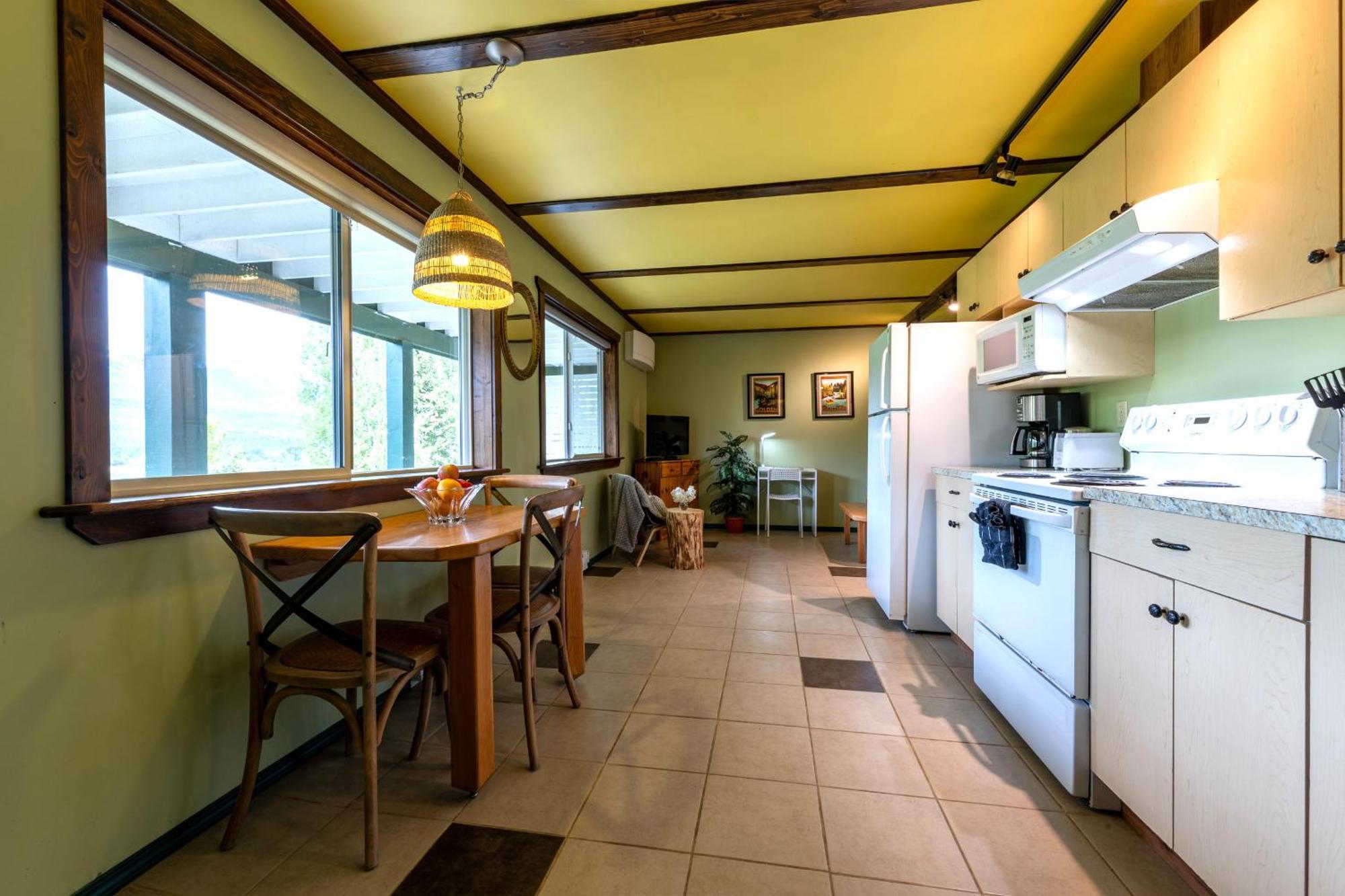 2Mins To Town, Ac & Sauna, Self Check-In, Full Kitchen, Free Laundry & Parking, Family Pet Friendly, Comfortably Sleeps Up To 10 Golden Exteriér fotografie